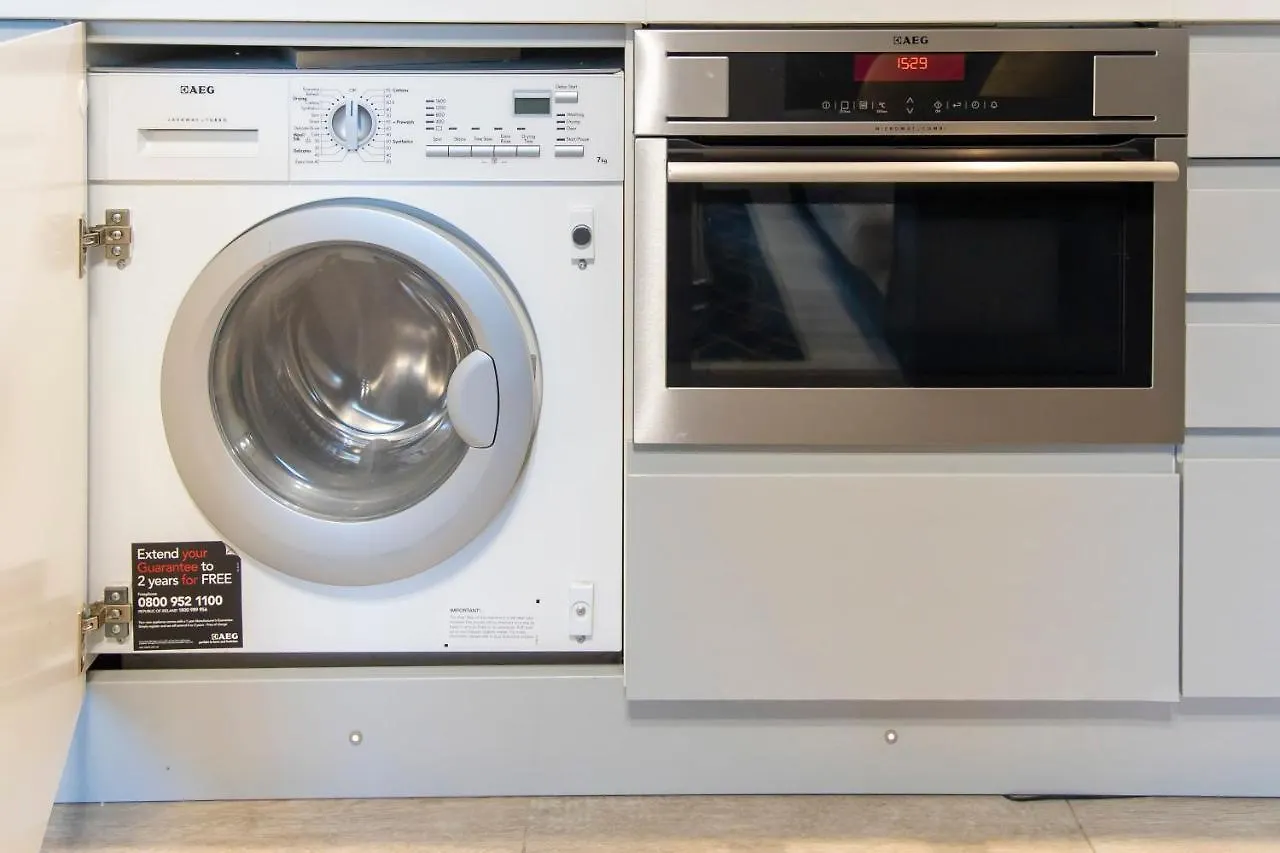 Flash Sales Offer - Any Week Day No Minimum Night Restrictions Brighton City Centre Seafront 1 Bedroom Flat Bn1Gre38 0*,  United Kingdom